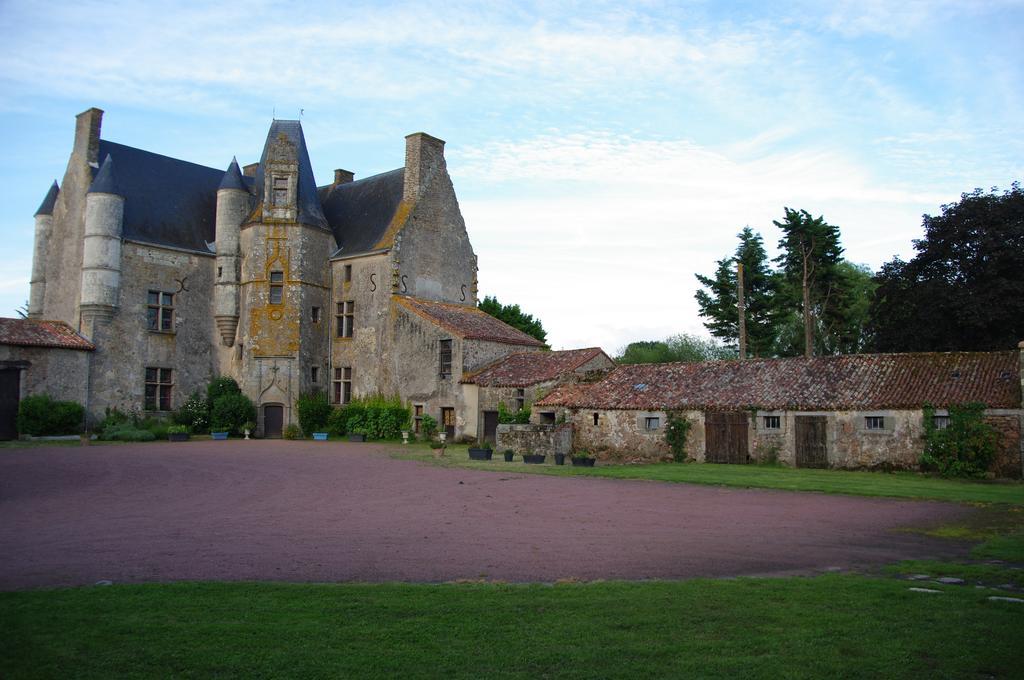 Отель Chateau De Vermette La Chapelle-Gaudin Экстерьер фото
